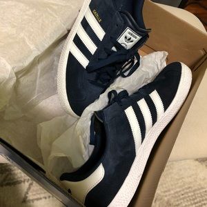 Addias Gazelle in Navy